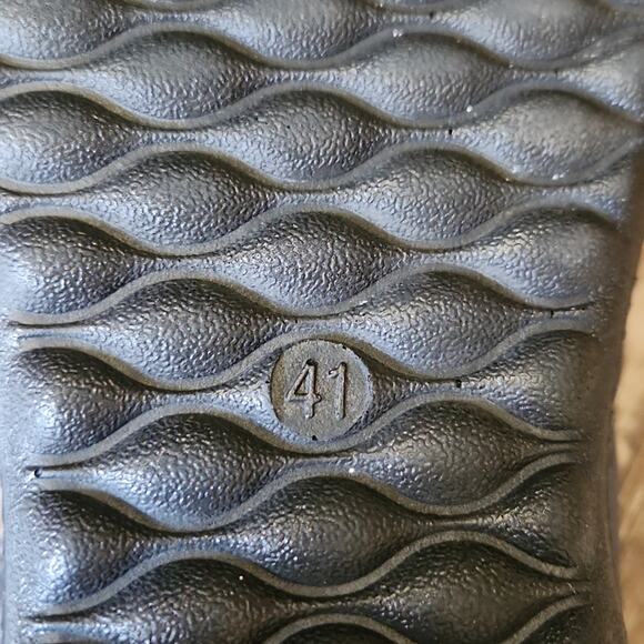 BJ Womens Fashionbanana Black Quilted Ankle Bootie 41/ 10.5 Waterproof Slip-On - Picture 2 of 12